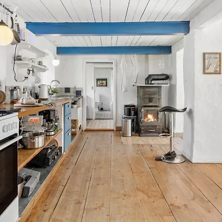 3 Bedroom Awesome In * Klemensker