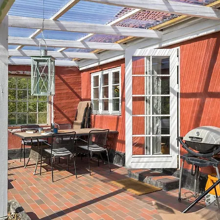 בית נופש 3 Bedroom Awesome In Klemensker
